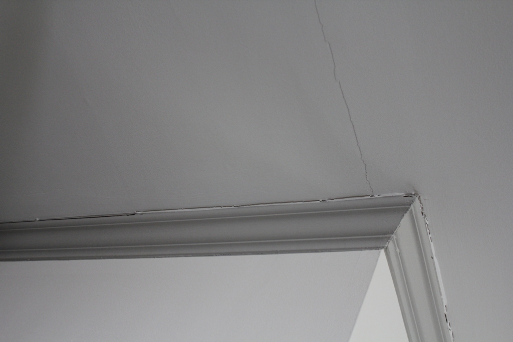 Help Crown Molding Separating From Ceiling Worried About