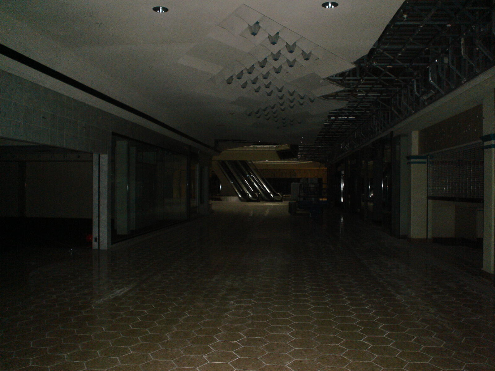 Bellevue Center Mall (now defunct) on opening day (Nashville, TN